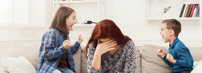 Wie man Eltern in Stresssituationen unterstützen kann: 4 Tipps, wie Eltern weniger gestresst sind