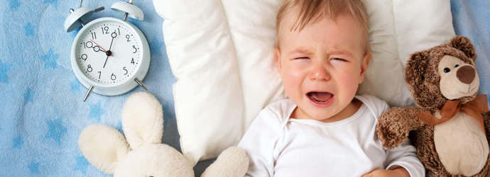baby weint im schlaf